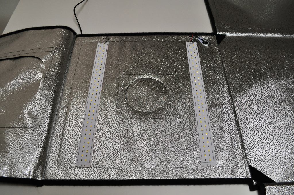 撮影ボックス（製品型番：AMZLEDSBX）の天井部分のLEDライト